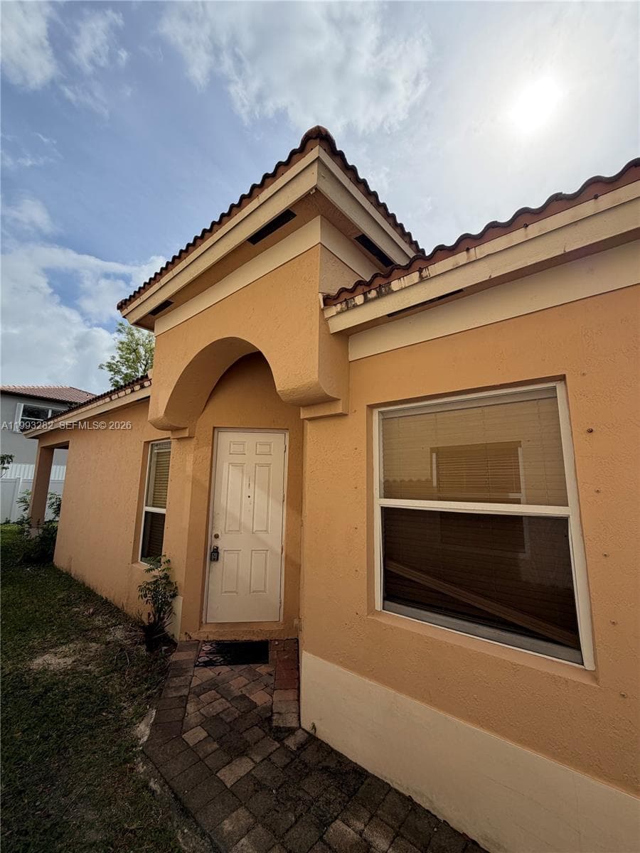 3951 NE 11th Dr, Homestead, FL 33033 — zdjęcie 2