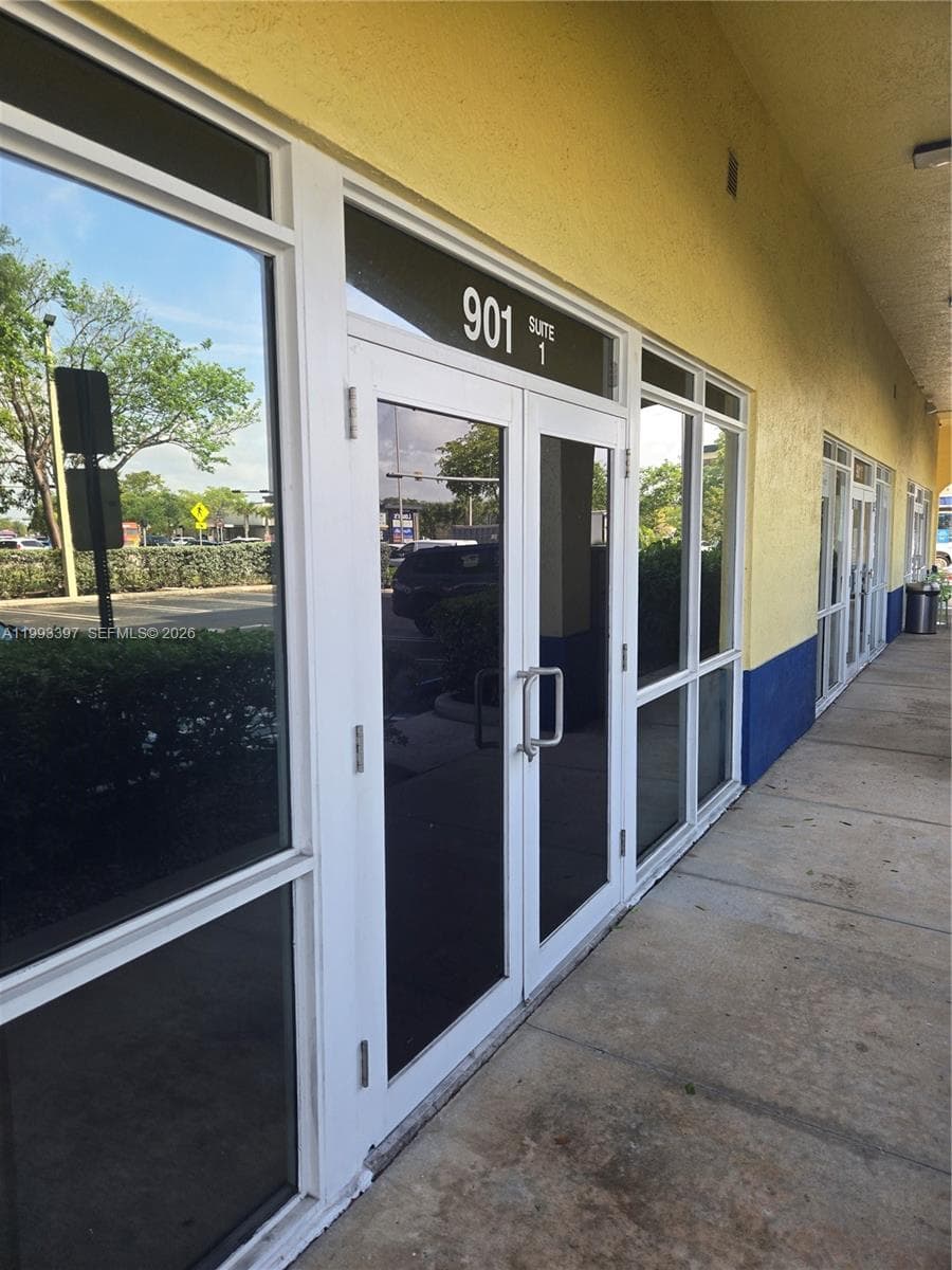 901 N Miami Beach Blvd, North Miami Beach, FL 33162 — zdjęcie 3