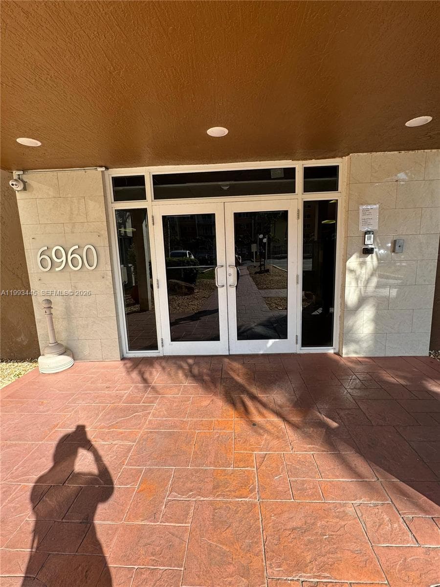 6960 Miami Gardens Dr # 2-516, Hialeah, FL 33015 — zdjęcie 2