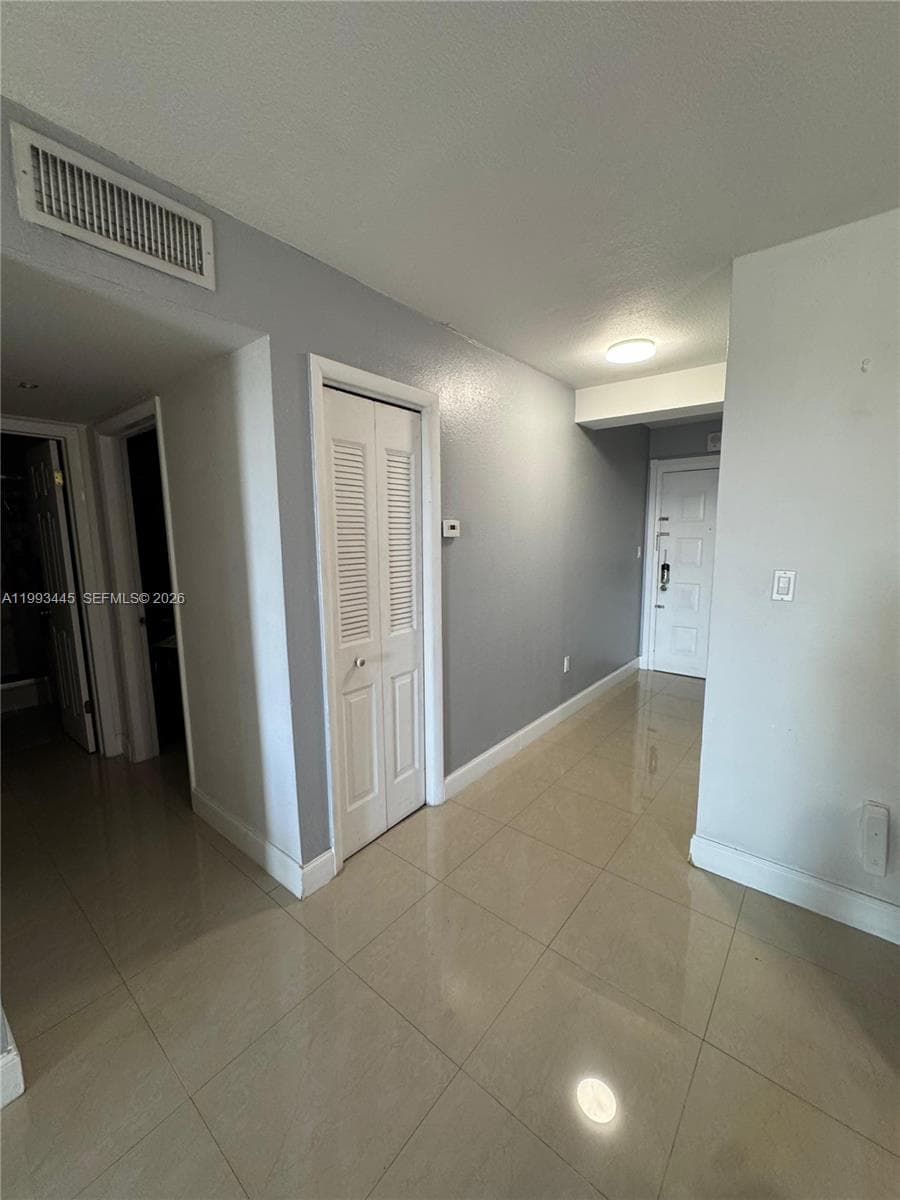 6960 Miami Gardens Dr # 2-516, Hialeah, FL 33015 — zdjęcie 5