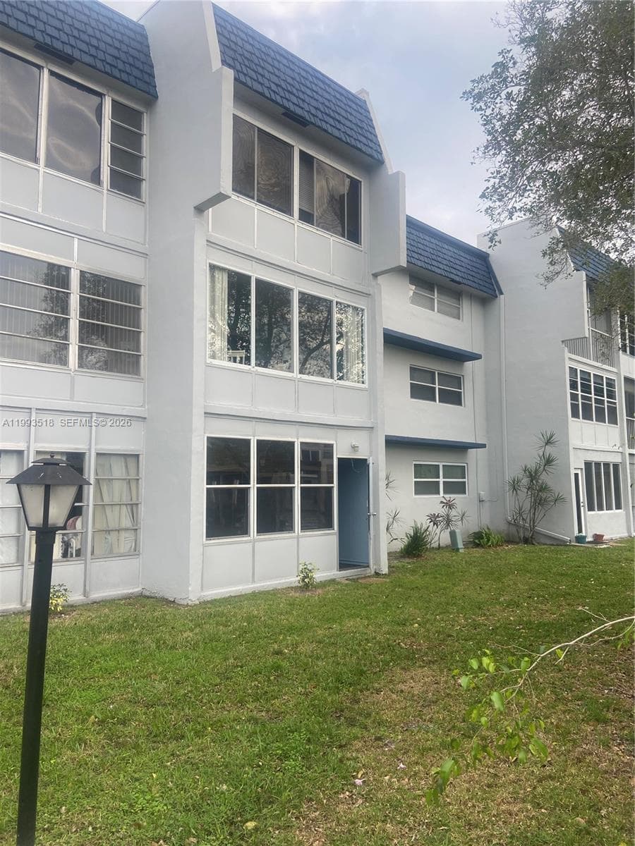 7897 Golf Cir Dr # 108, Margate, FL 33063 — zdjęcie 5