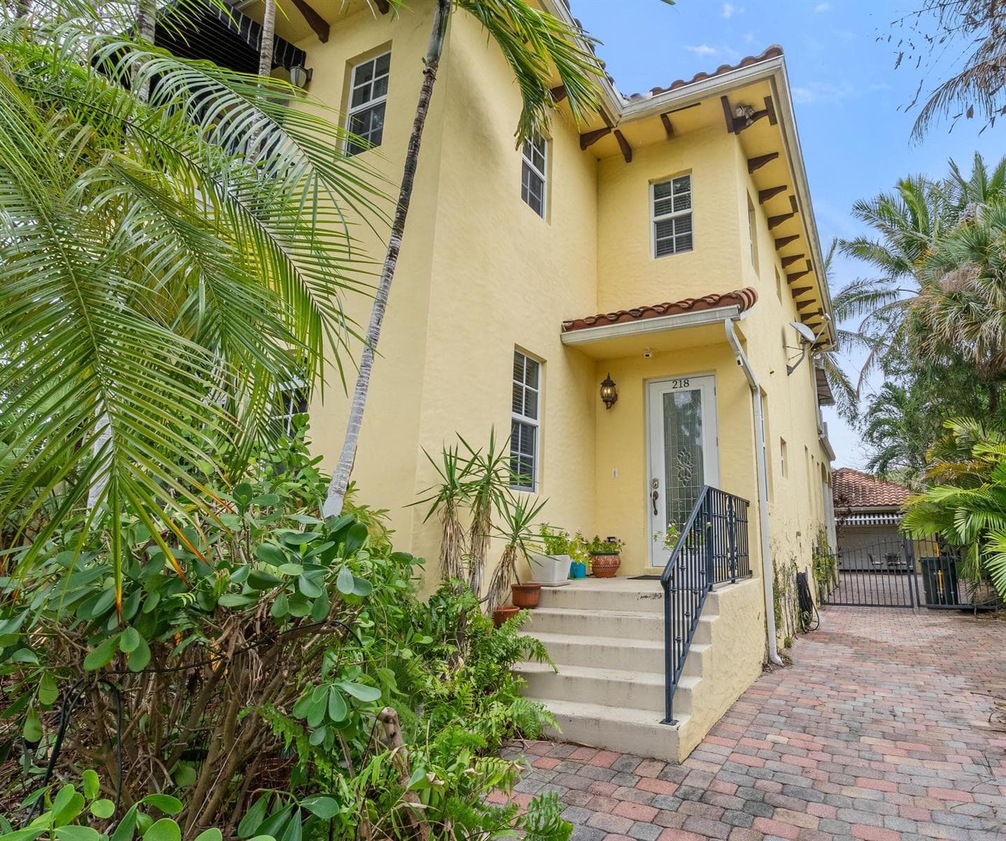 218 N Palmway, FL 33460 — zdjęcie 2