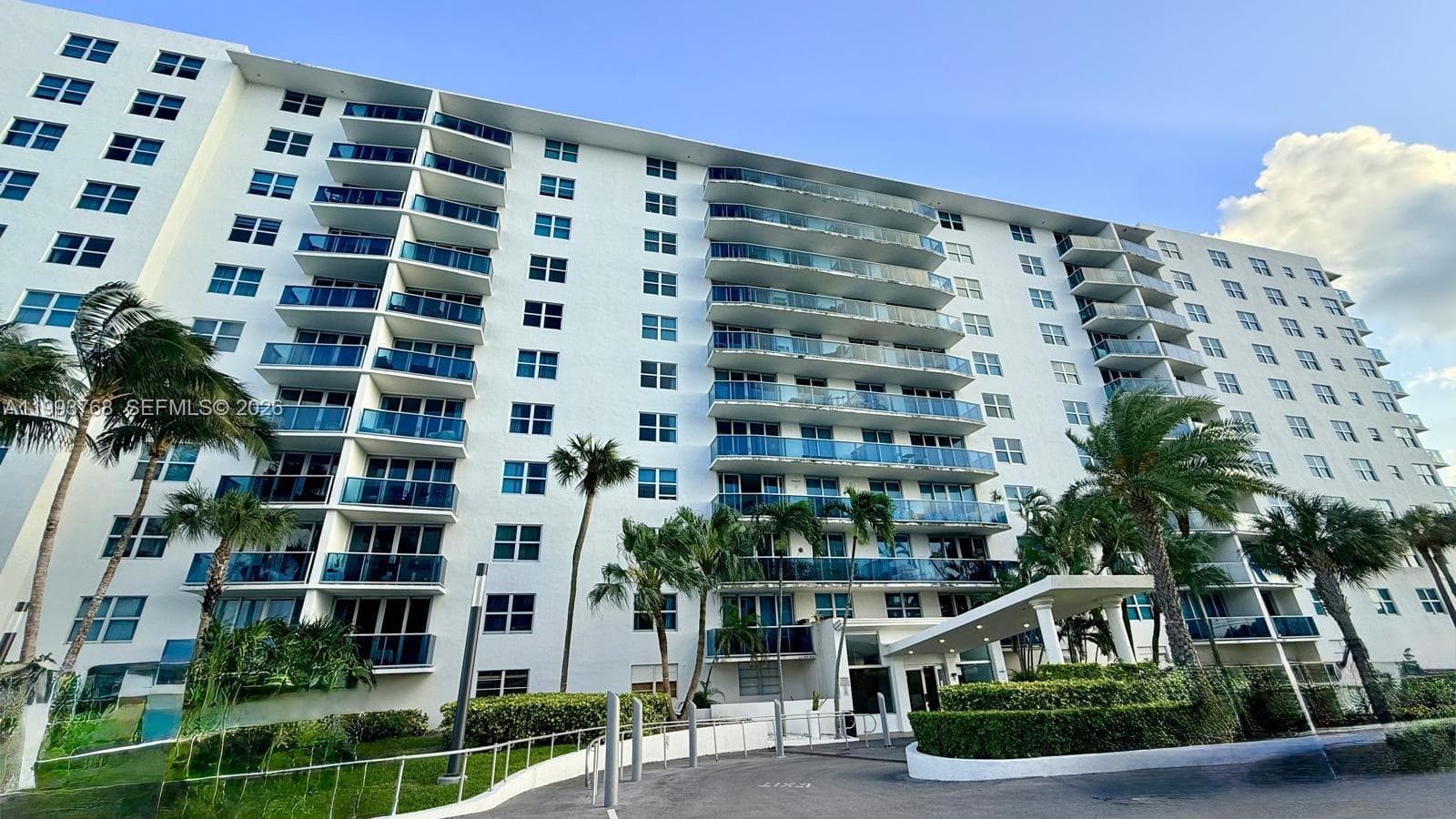 7501 E Treasure Dr # 8B, North Bay Village, FL 33141 — zdjęcie 5