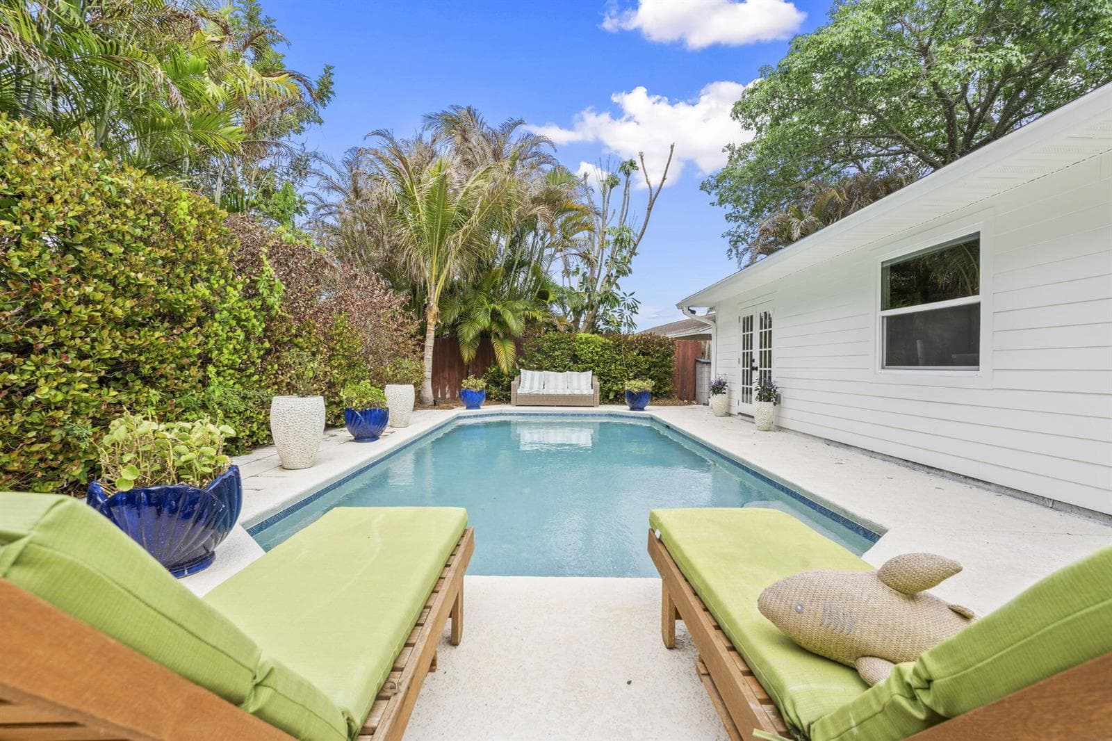 1904 NE Avenida Dracaena, Jensen Beach, FL 34957 — zdjęcie 2