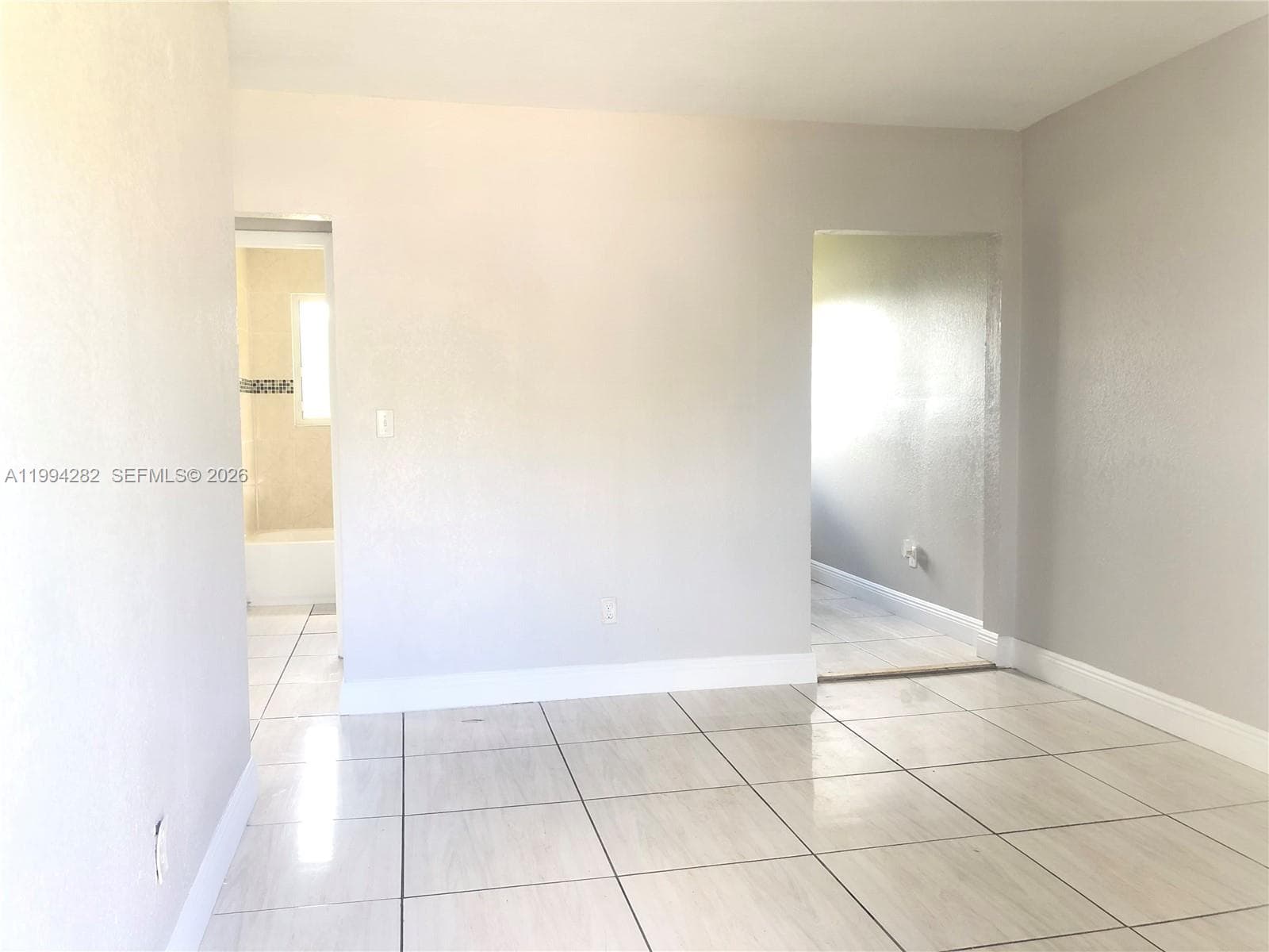 1940 Washington Ave # 11, Opa-Locka, FL 33054 — zdjęcie 3