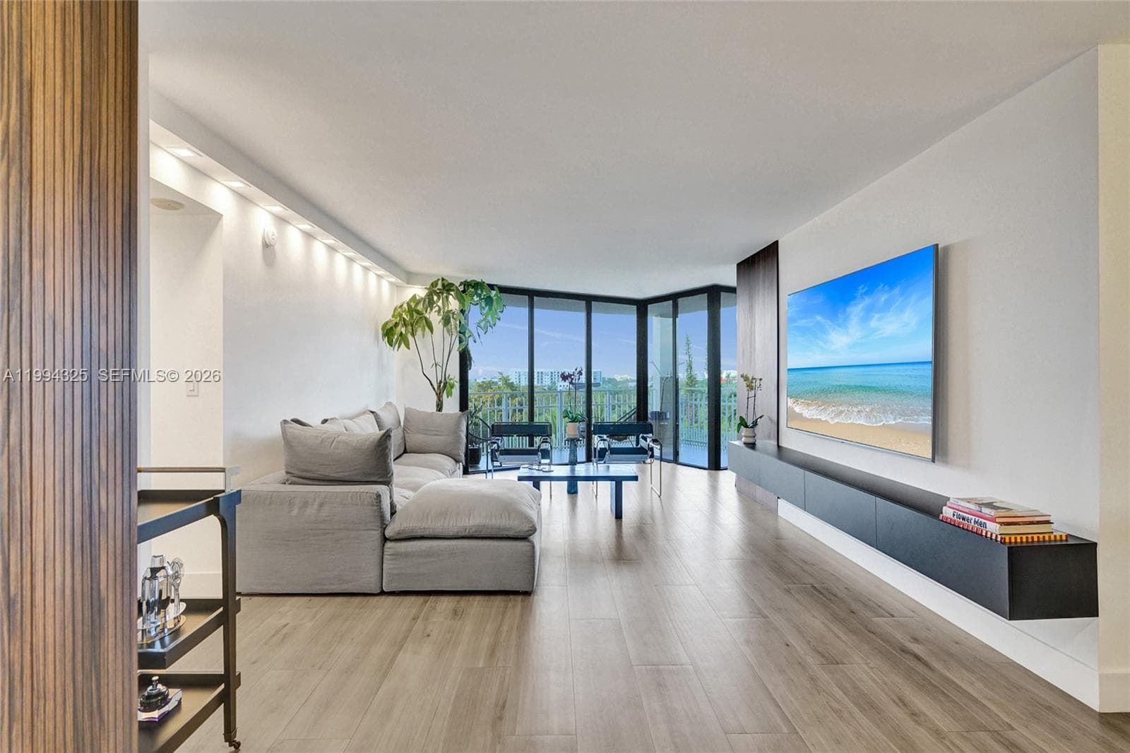 1000 Quayside Ter # 707, Miami, FL 33138