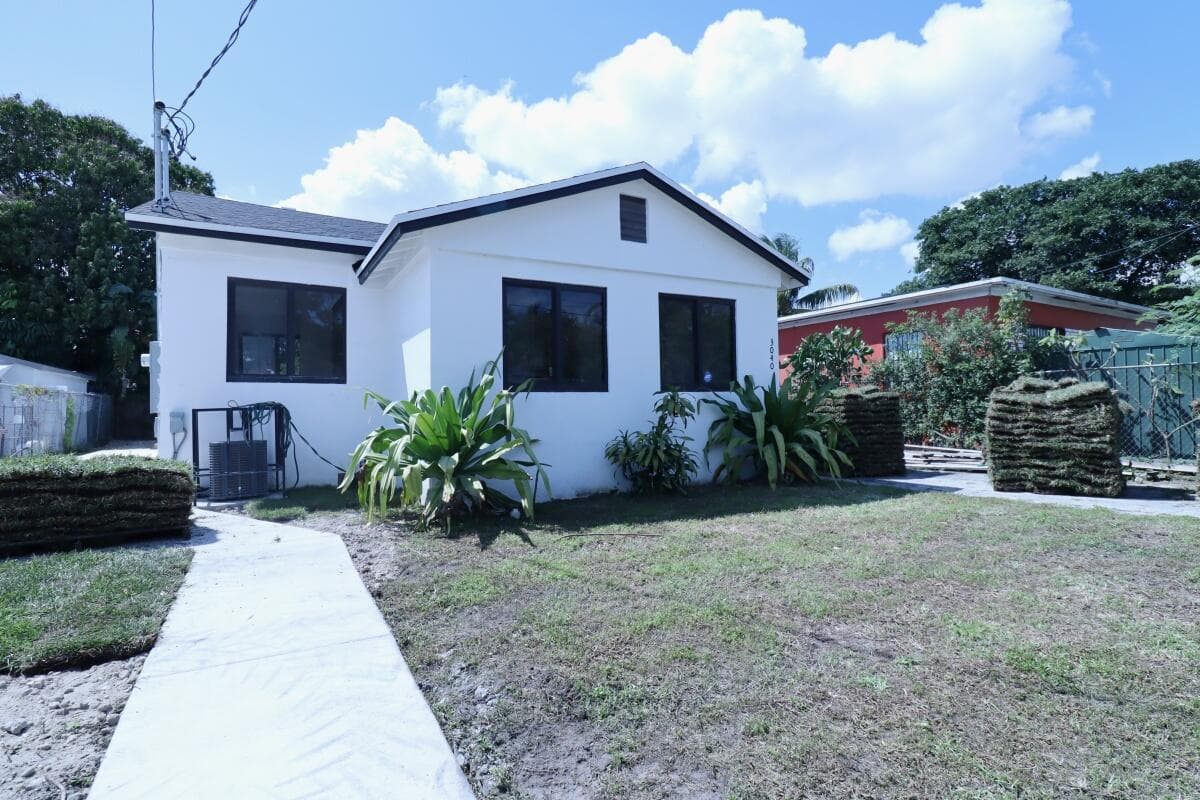3040 NW 13th Avenue # 1, Miami, FL 33142