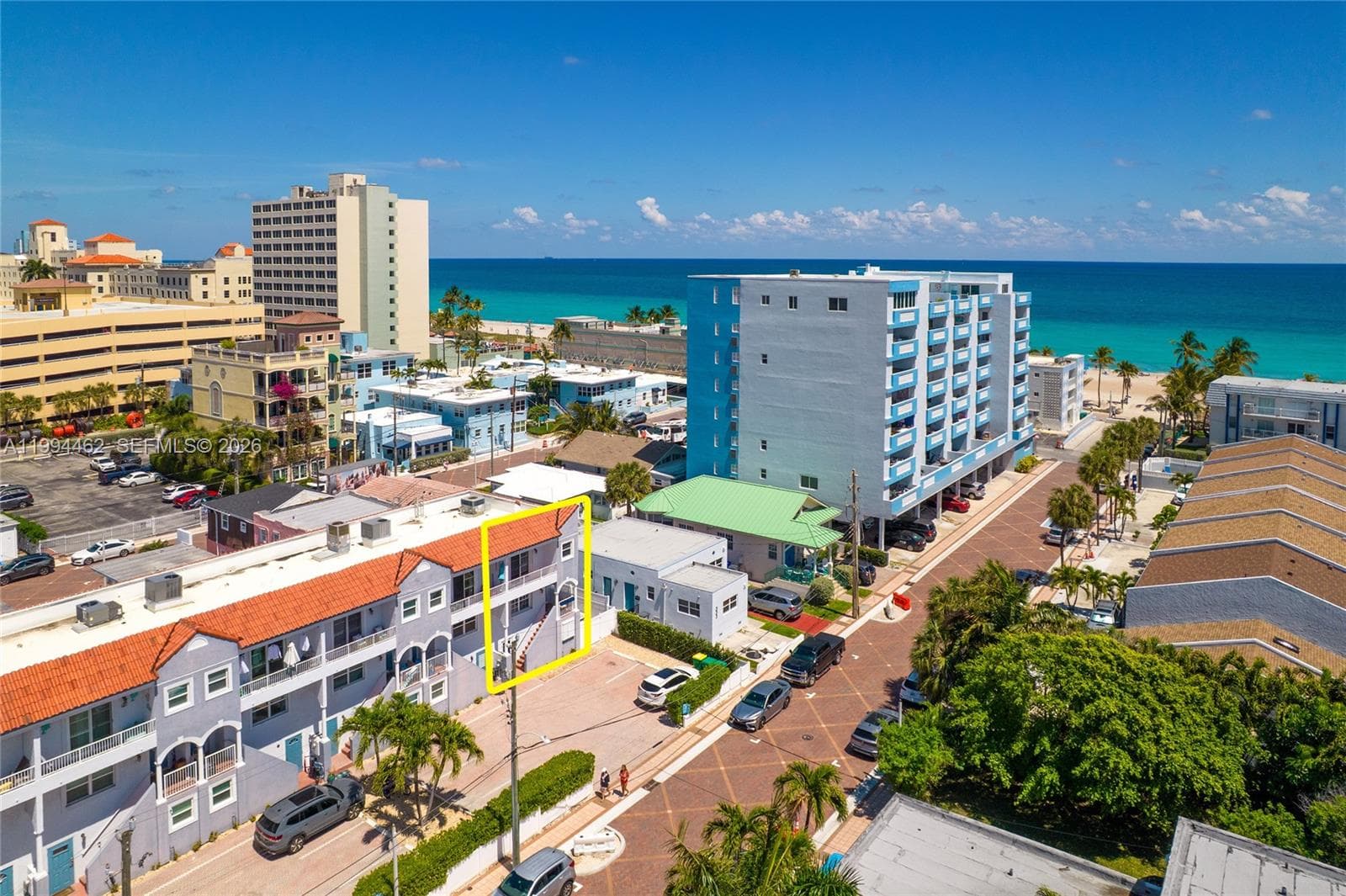 335 Virginia St, Hollywood, FL 33019 — zdjęcie 2