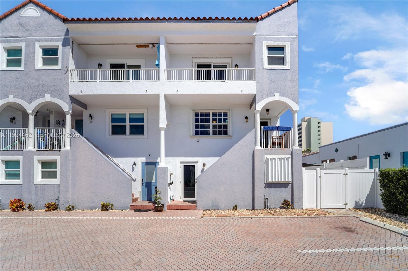 335 Virginia St, Hollywood, FL 33019 — zdjęcie 3