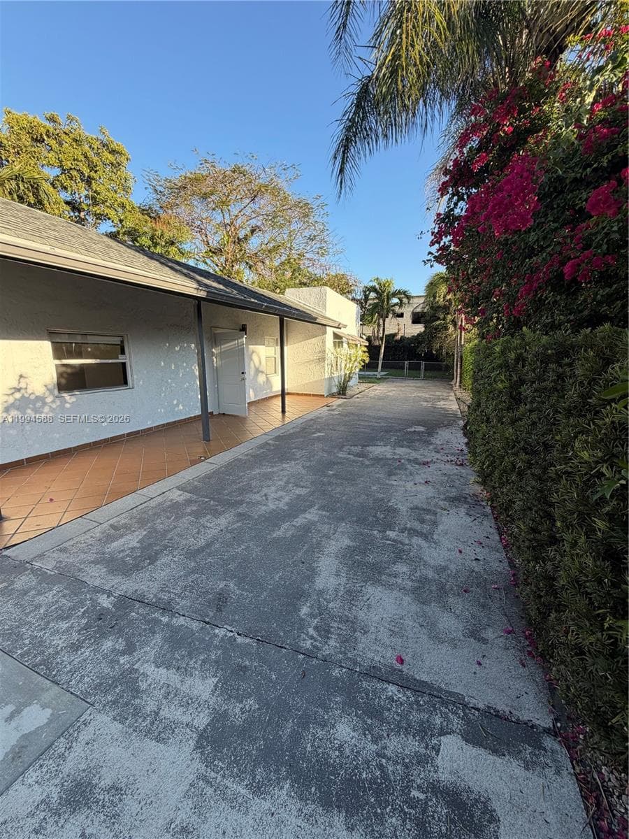 3373 SW 29th Ter, Miami, FL 33133 — zdjęcie 3