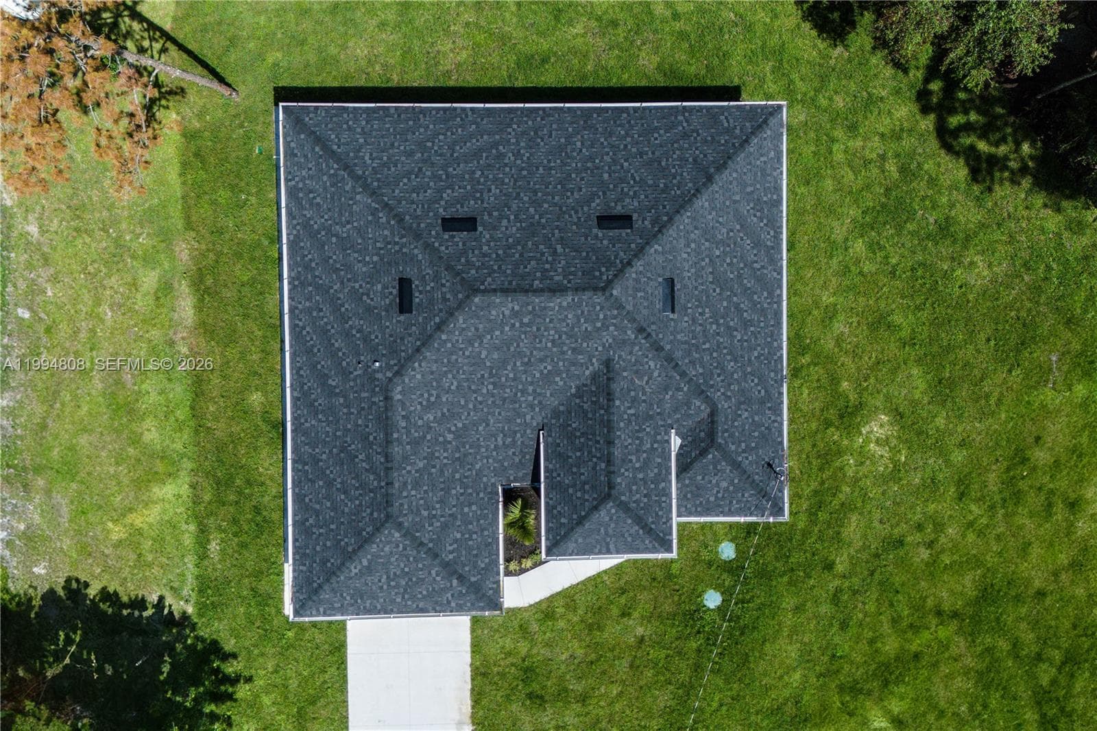 1207 Ramus St East, Lehigh Acres, FL 33974 — zdjęcie 2