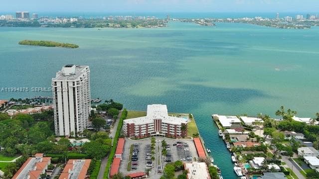 1700 NE 105th # 408, Miami Shores, FL 33138 — zdjęcie 2