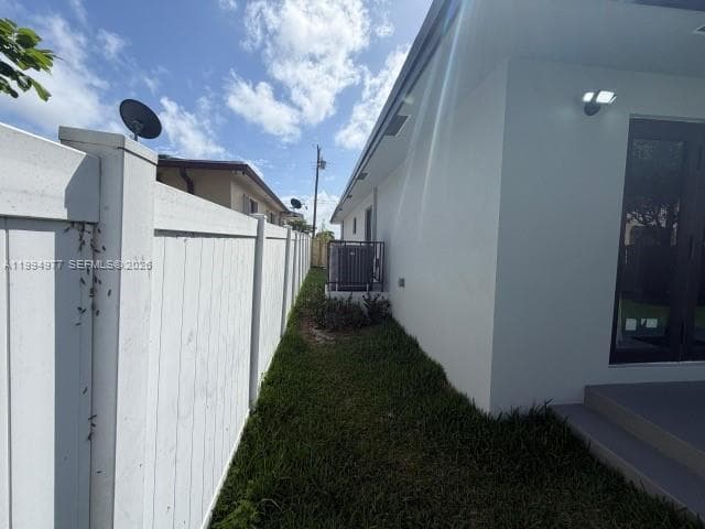 644 NW 6th Ct, Hallandale Beach, FL 33009 — zdjęcie 4