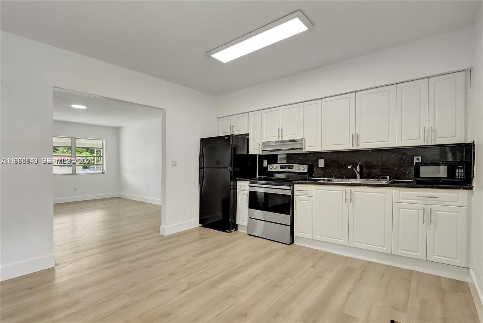 1340 NW 102nd St, Miami, FL 33147 — zdjęcie 4