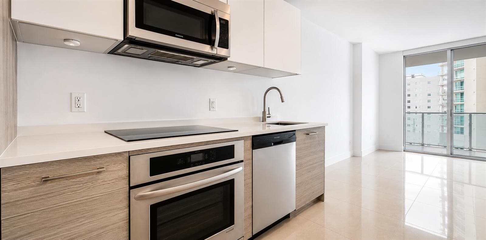1300 Brickell Bay Drive # 1005, Miami, FL 33131 — zdjęcie 2