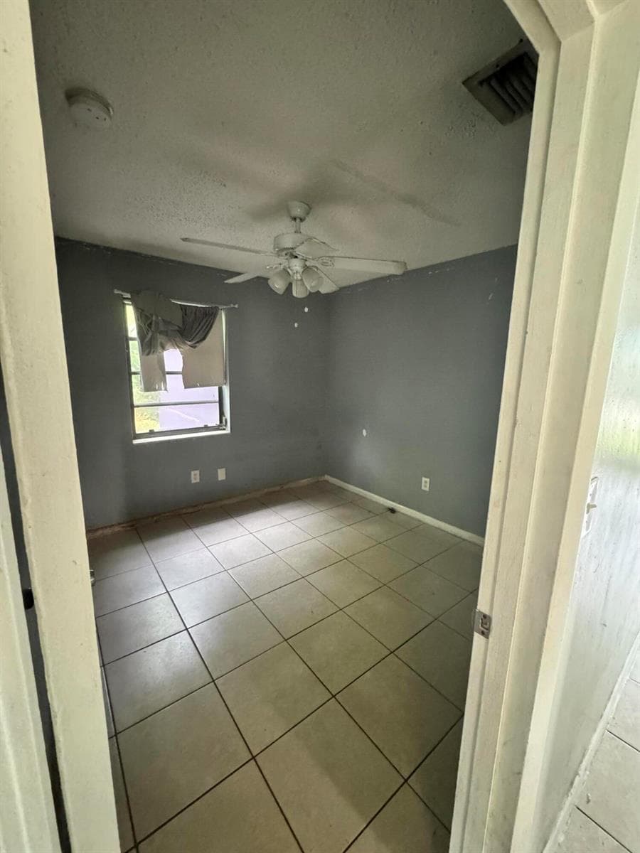 243 NE 39th Court, Deerfield Beach, FL 33064 — zdjęcie 2
