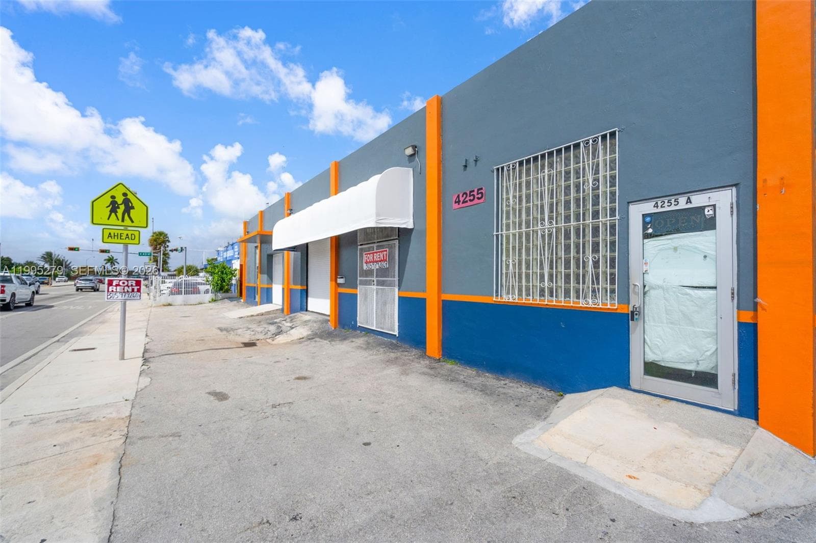 4255 E 8th Ave # 1, 2 & 3, Hialeah, FL 33013 — zdjęcie 3