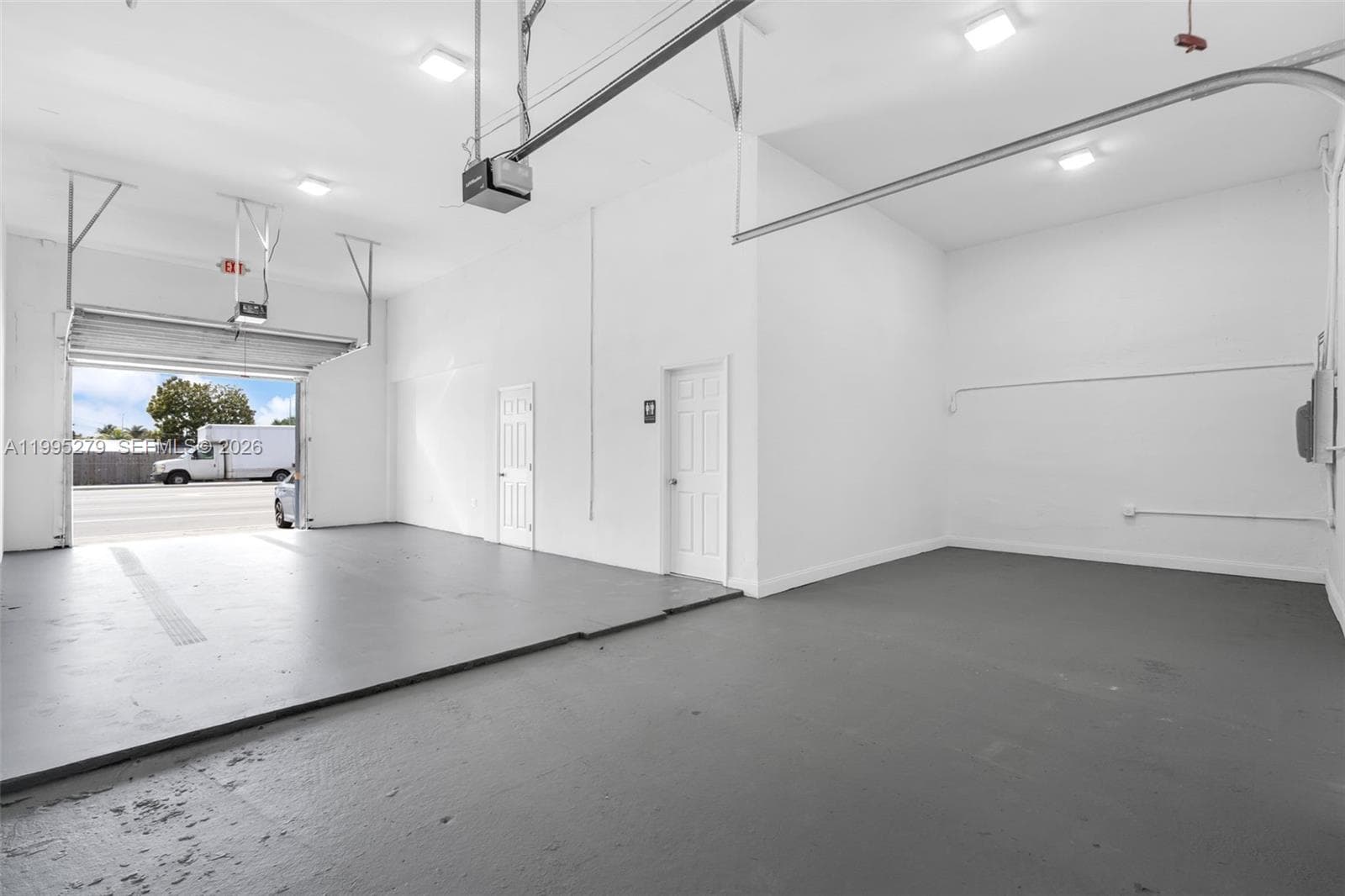4255 E 8th Ave # 1, 2 & 3, Hialeah, FL 33013 — zdjęcie 5