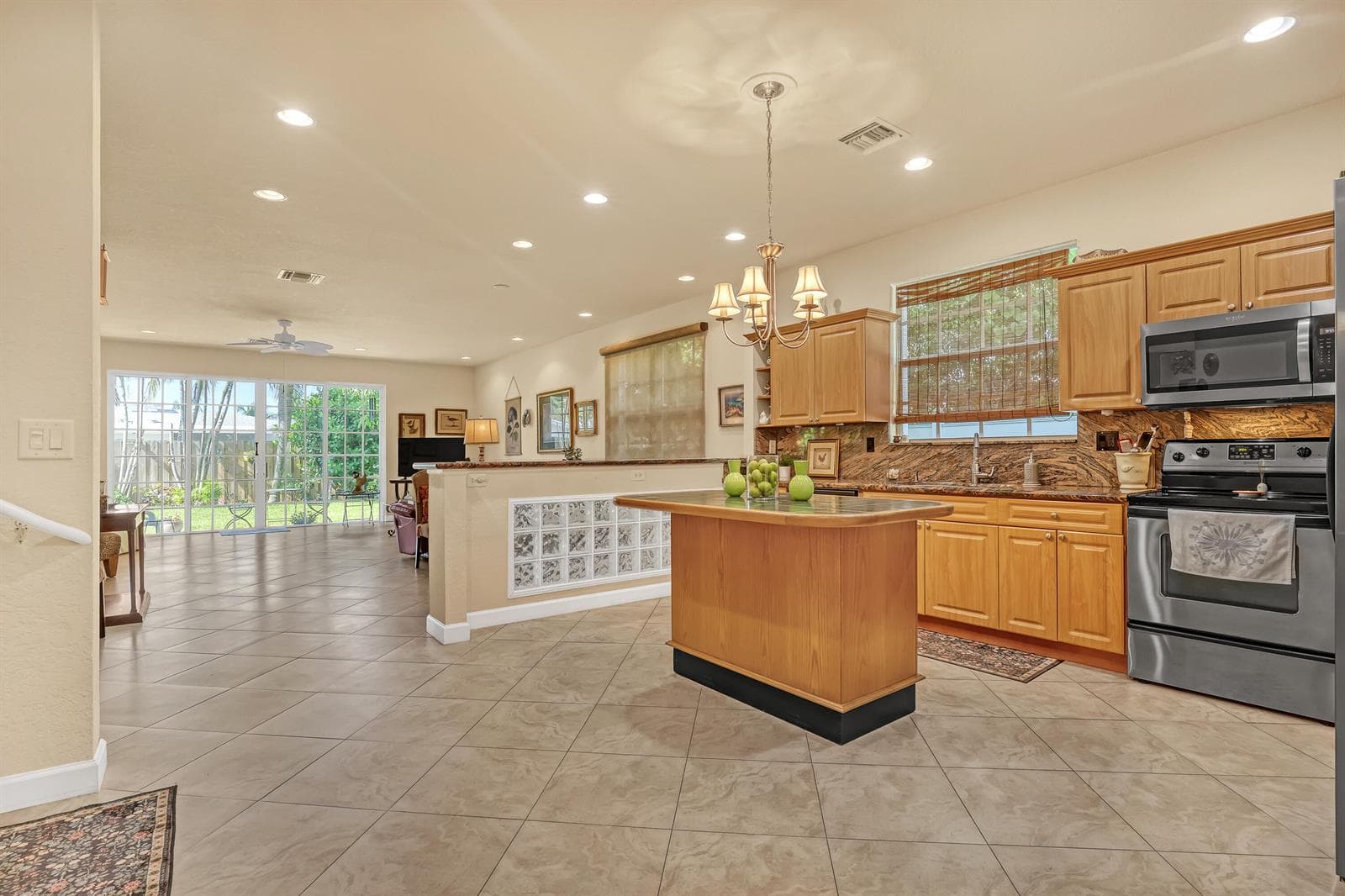 2560 NE 11th Street, Pompano Beach, FL 33062 — zdjęcie 3