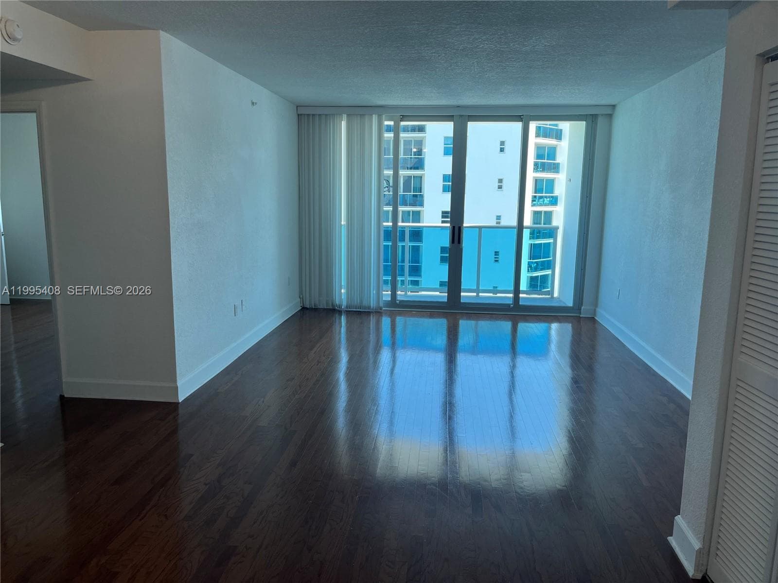 7501 E Treasure Dr # 8A, North Bay Village, FL 33141 — zdjęcie 5
