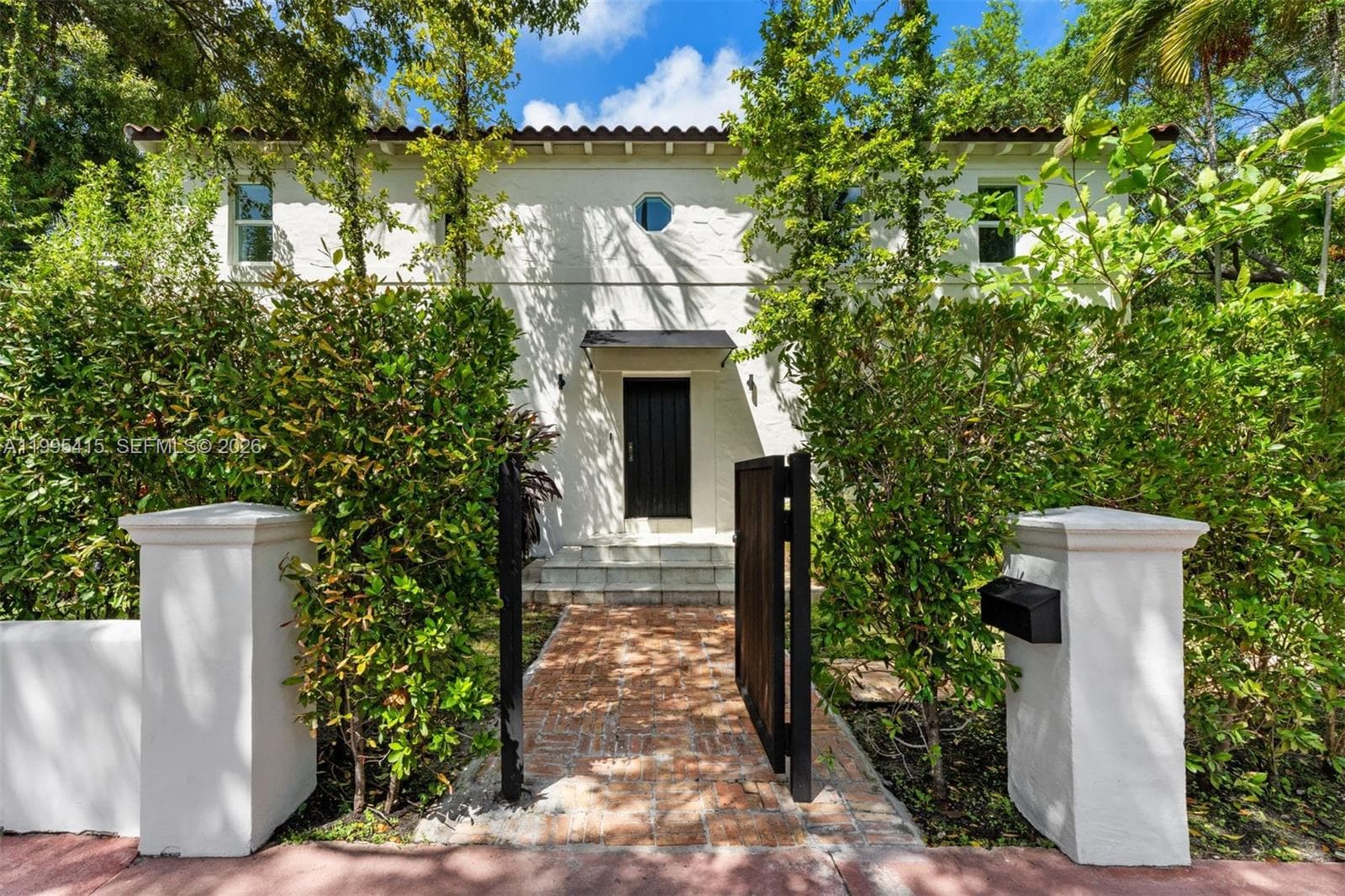 5812 Alton Rd, Miami Beach, FL 33140