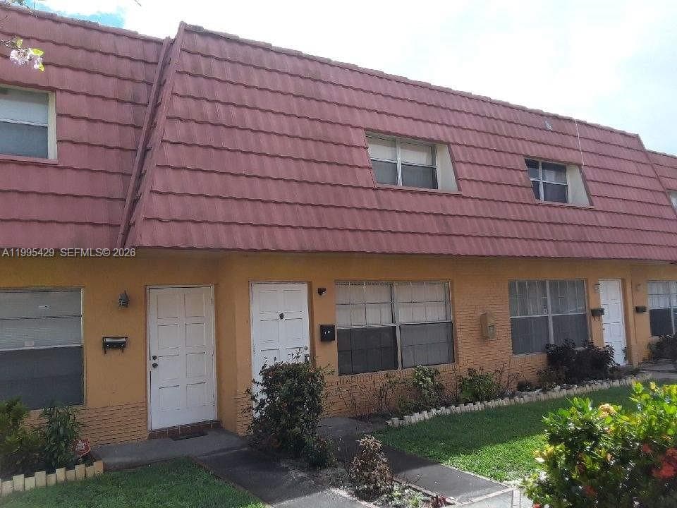 2604 NW 52nd Ave # C15, Lauderhill, FL 33313