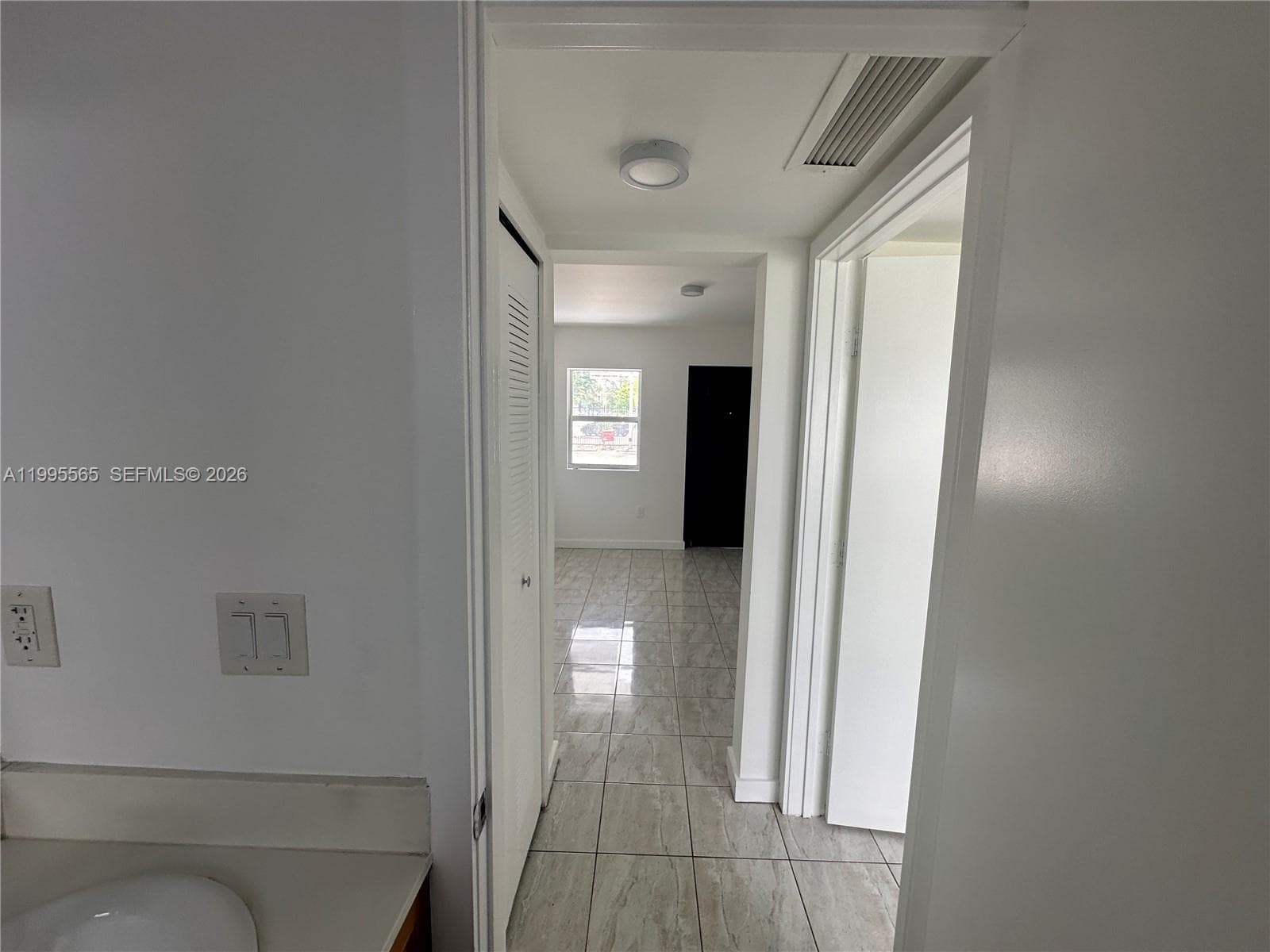 1130 NW 62nd St # 15, Miami, FL 33150 — zdjęcie 5