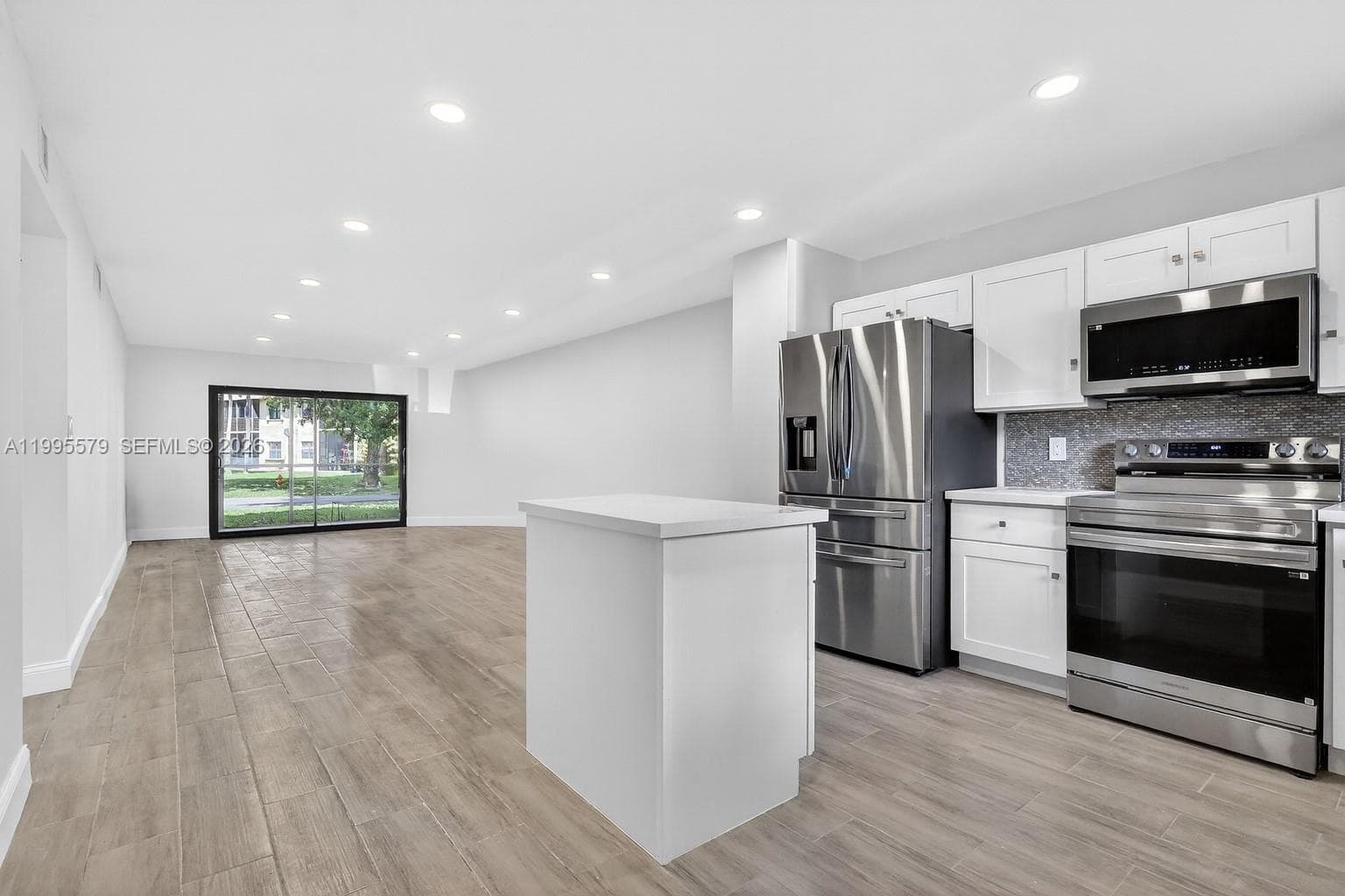 275 Gate Rd # 104, Hollywood, FL 33024 — zdjęcie 2