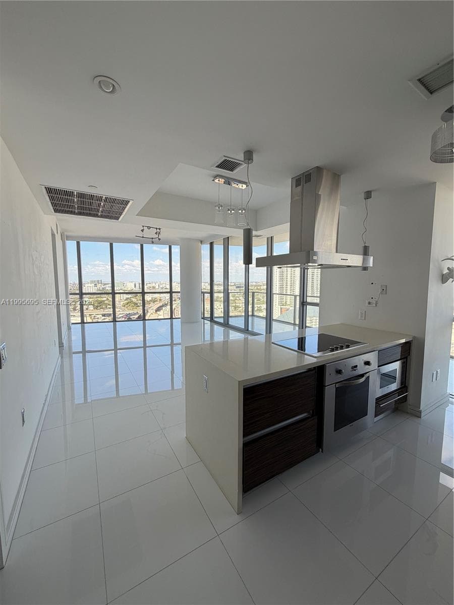 1100 Biscayne Blvd # 2605, Miami, FL 33132 — zdjęcie 3