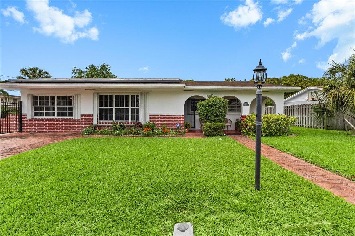 1091 NW 46th Avenue, Lauderhill, FL 33313 — zdjęcie 2