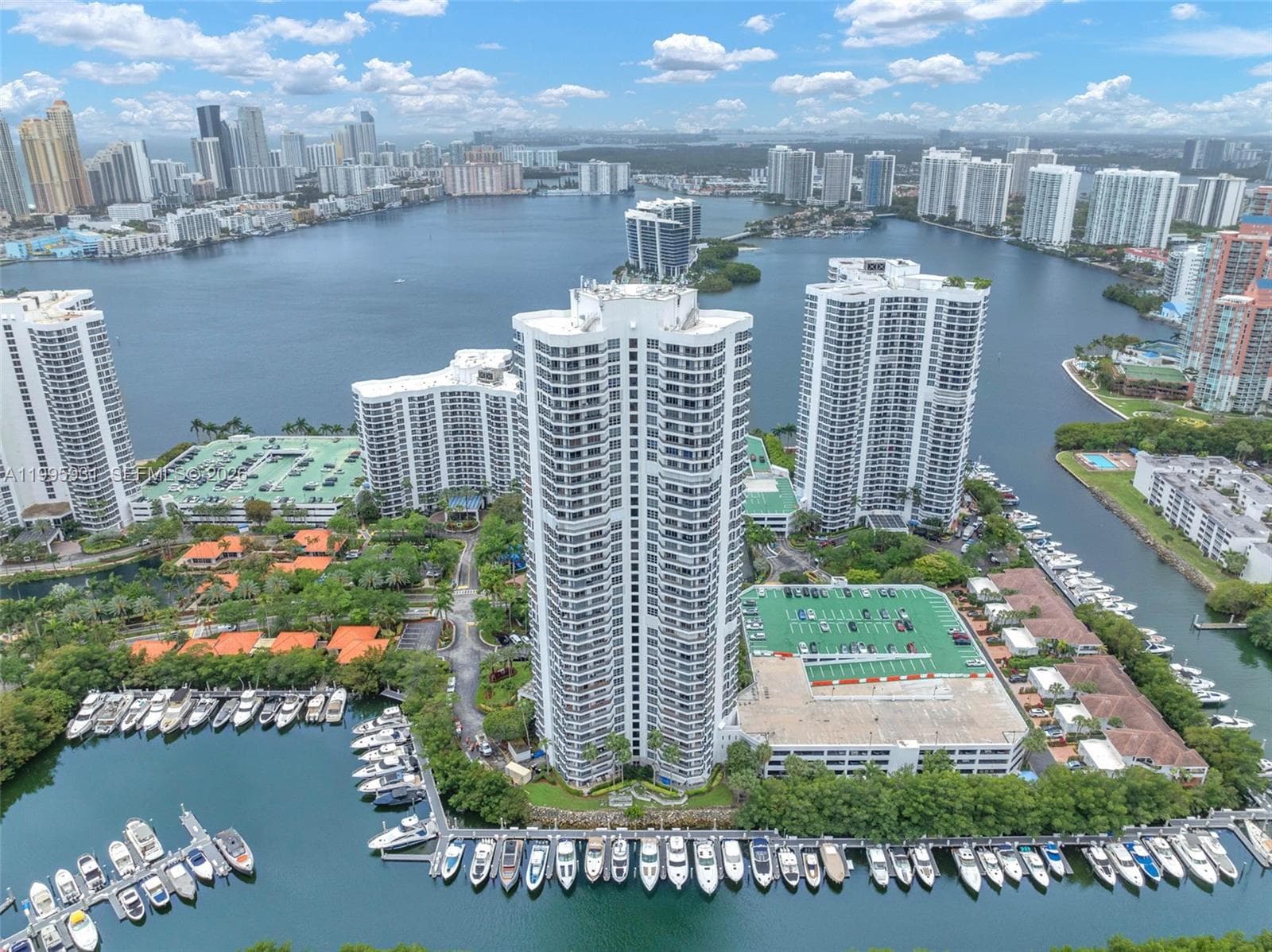 3500 Mystic Pointe Dr # 3001, Aventura, FL 33180