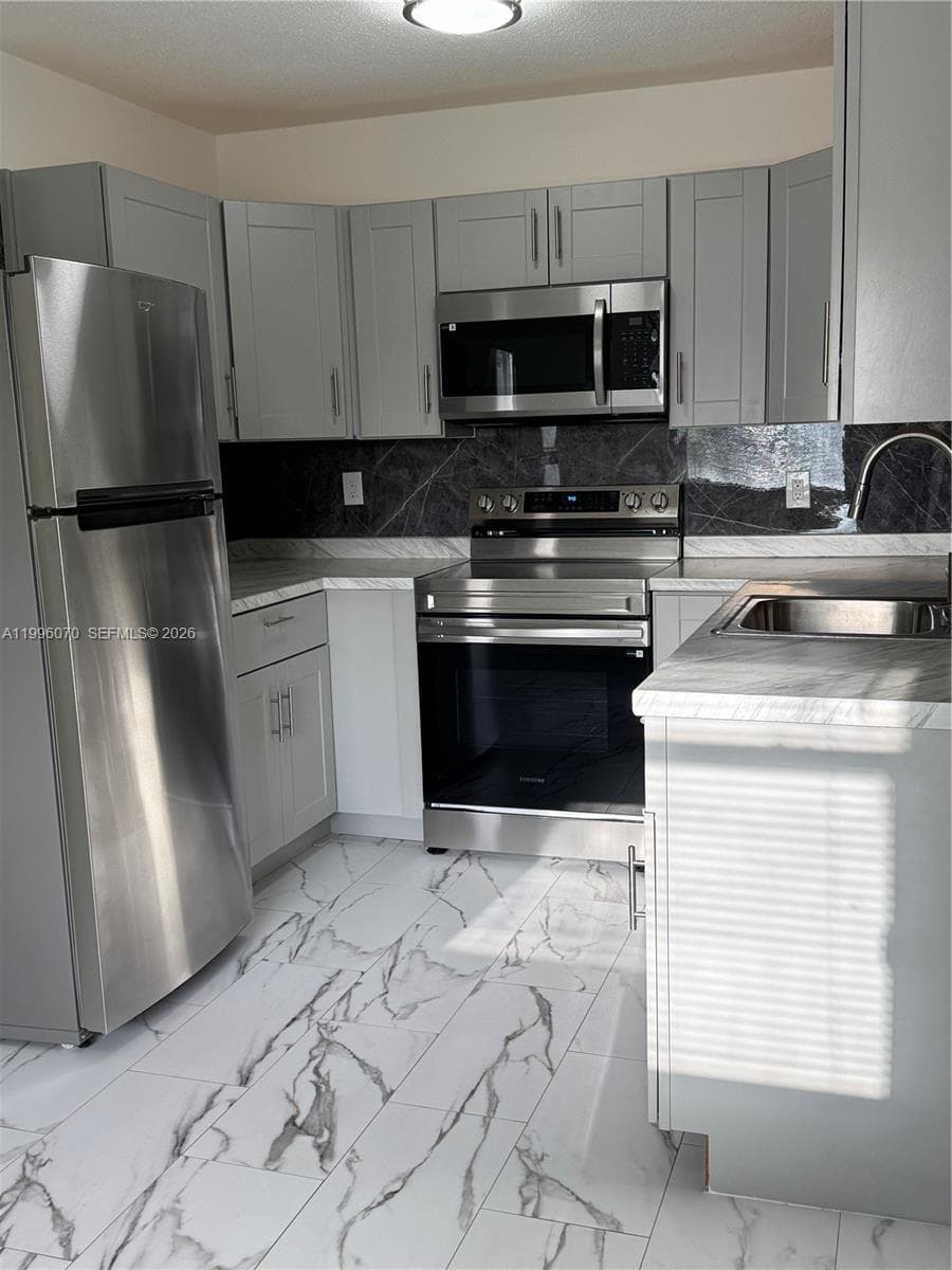 6071 SW 33rd St # 4, Miramar, FL 33023 — zdjęcie 3