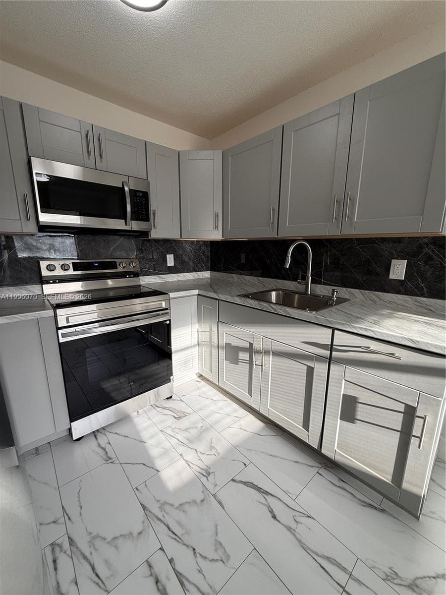 6071 SW 33rd St # 4, Miramar, FL 33023 — zdjęcie 4