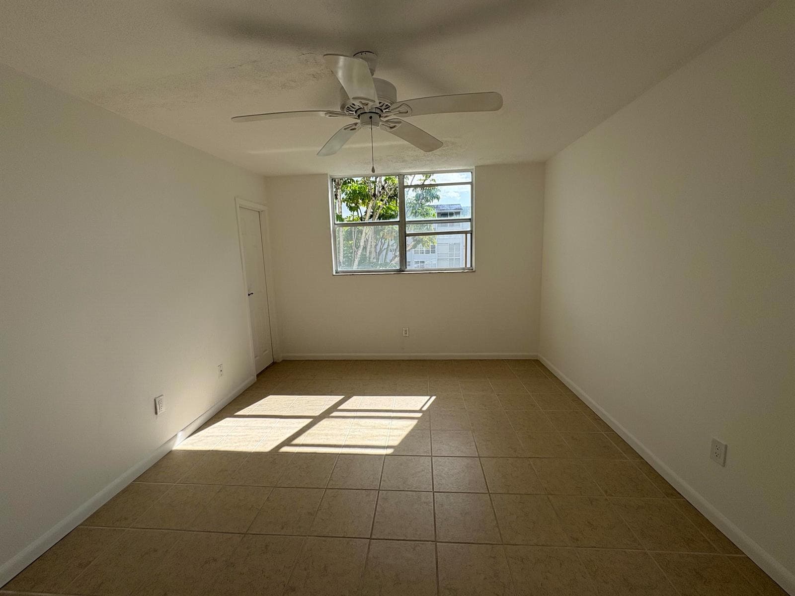 2850 Somerset Drive # 208l, Lauderdale Lakes, FL 33311 — zdjęcie 3
