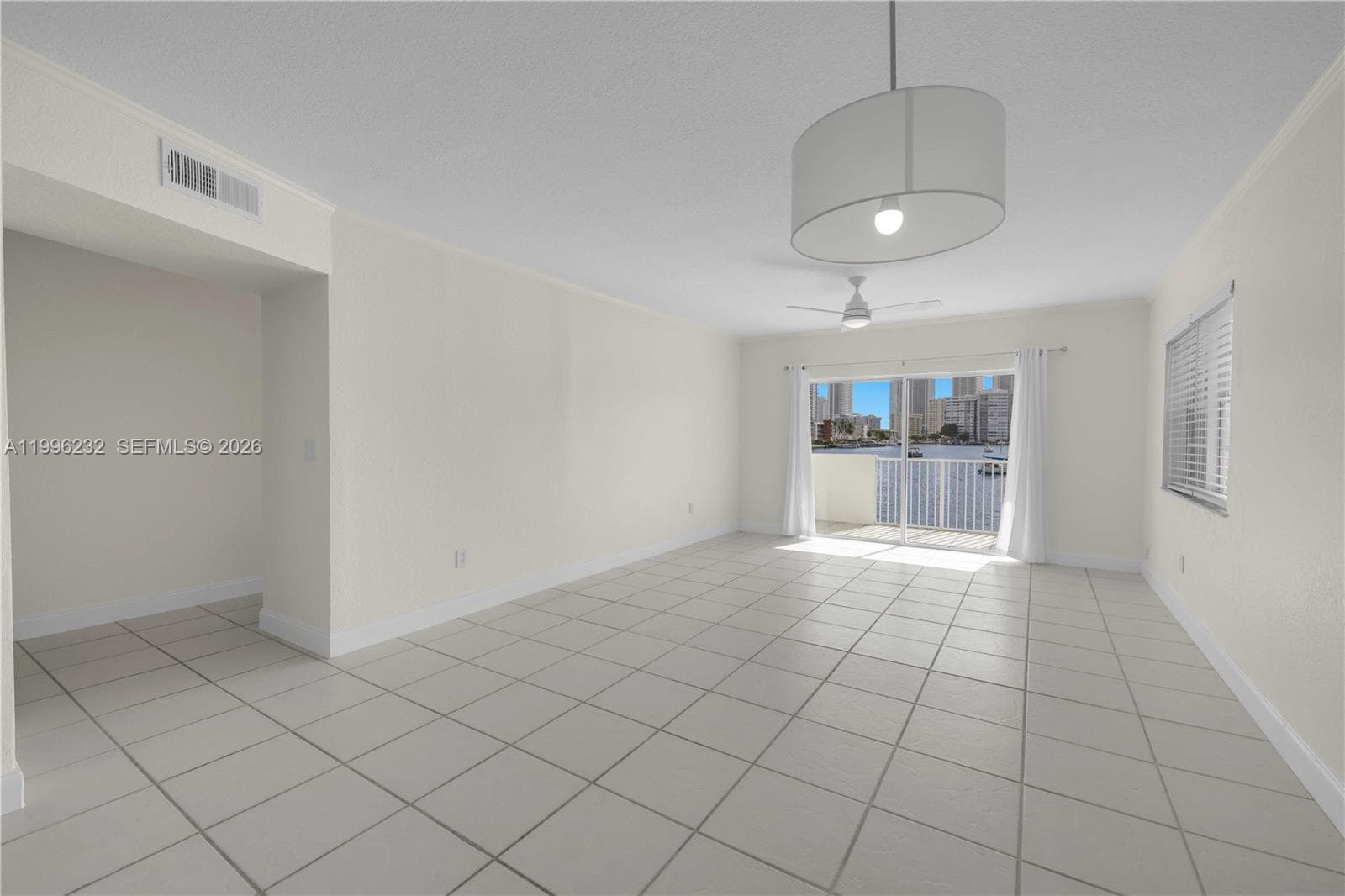 462 Golden Isles Dr # 210, Hallandale Beach, FL 33009