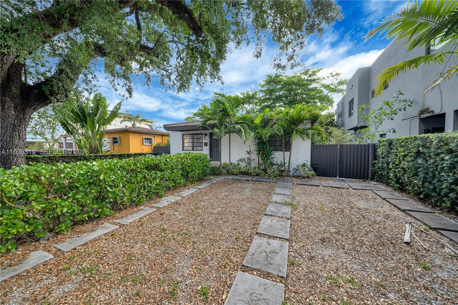 3033 Hibiscus St, Miami, FL 33133 — zdjęcie 3