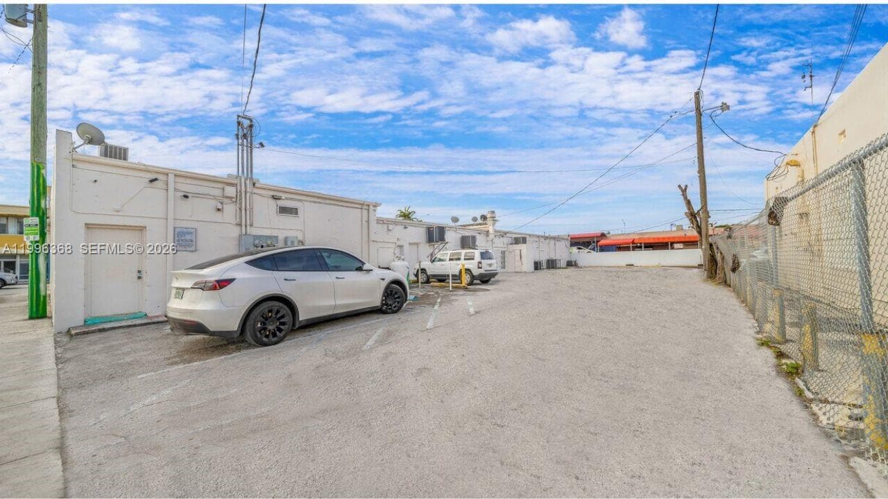2617 W Flagler St, Miami, FL 33135 — zdjęcie 5