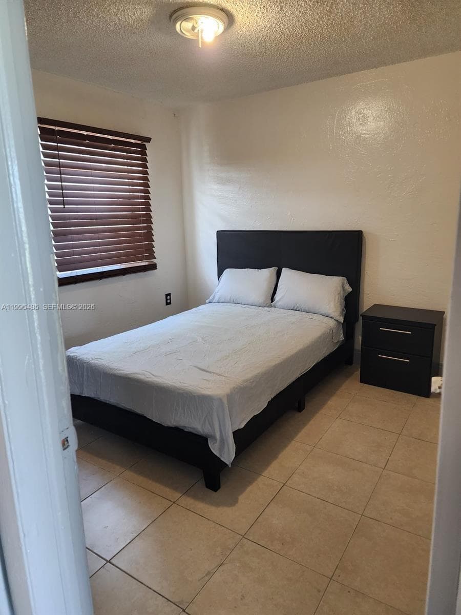 715 NW 7th Ave # 2, Hallandale Beach, FL 33009 — zdjęcie 2