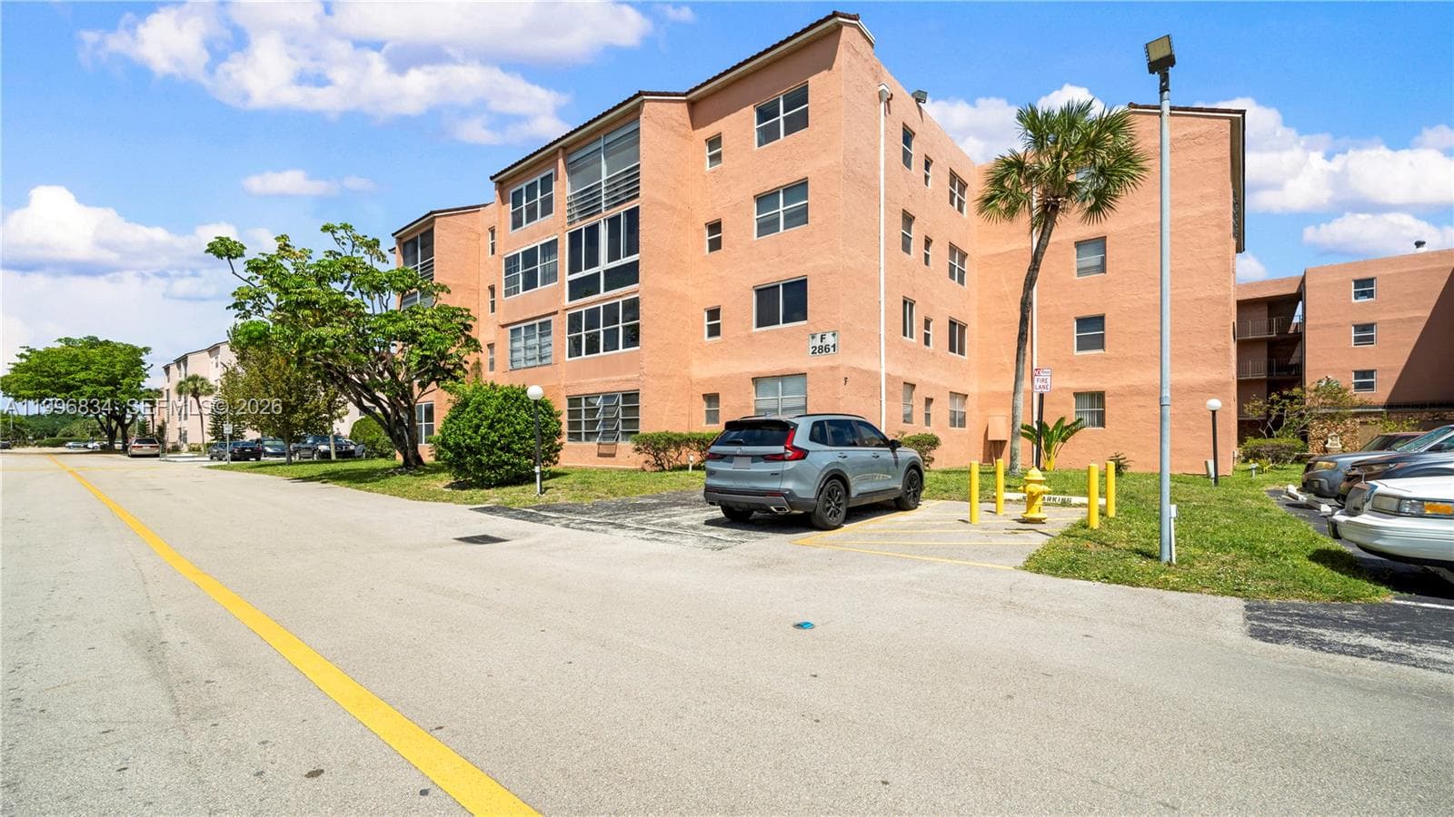 2861 Somerset Dr # 301, Lauderdale Lakes, FL 33311