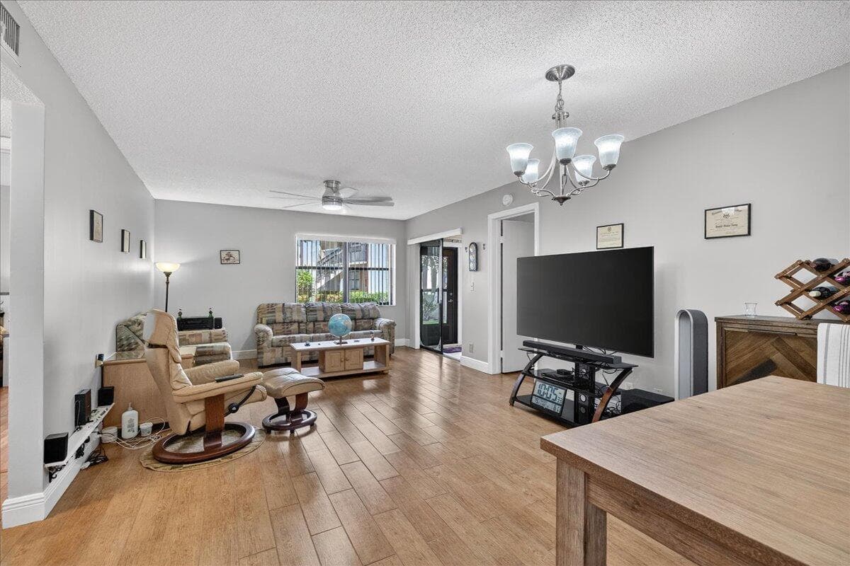7633 Tahiti Lane # 101, Lake Worth, FL 33467 — zdjęcie 2