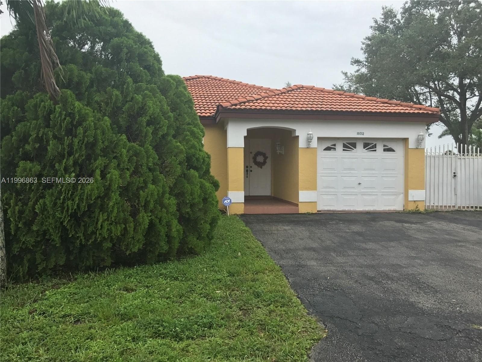 19712 NW 82nd Pl, Hialeah, FL 33015 — zdjęcie 2