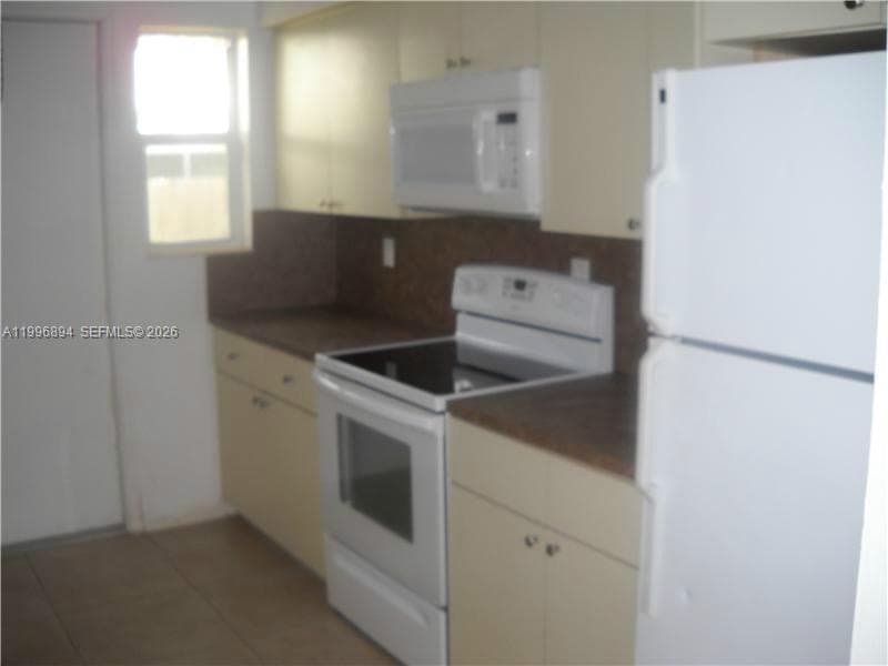 1040 92 ST # 3, Bay Harbor Islands, FL 33154 — zdjęcie 4