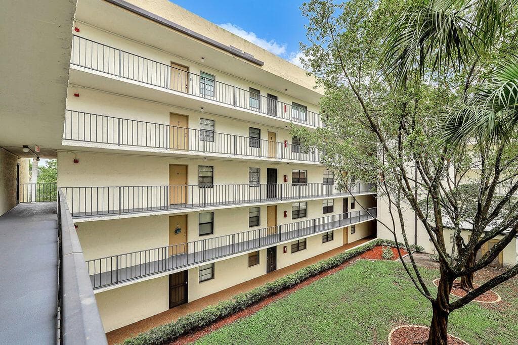 6190 Woodlands Boulevard # 311, Tamarac, FL 33319 — zdjęcie 3