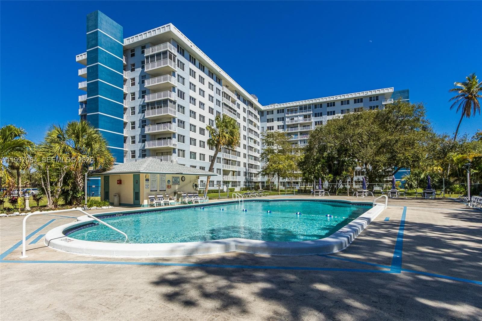 4200 Hillcrest Dr # 408, Hollywood, FL 33021 — zdjęcie 3