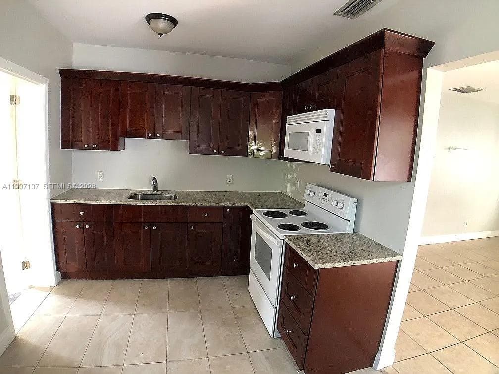 361 NE 57th St, Miami, FL 33137 — zdjęcie 5
