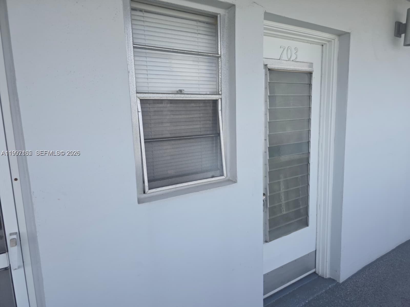 320 NE 12th Ave # 703, Hallandale Beach, FL 33009 — zdjęcie 2