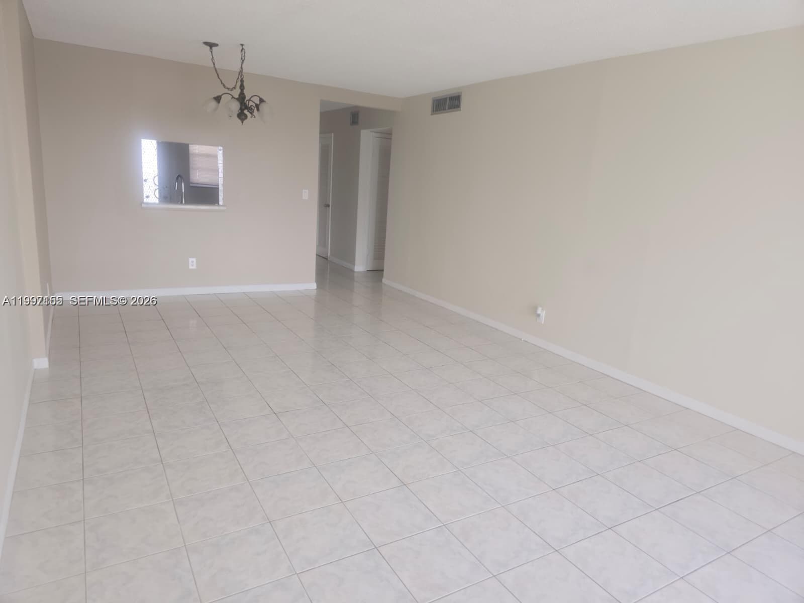 320 NE 12th Ave # 703, Hallandale Beach, FL 33009 — zdjęcie 3