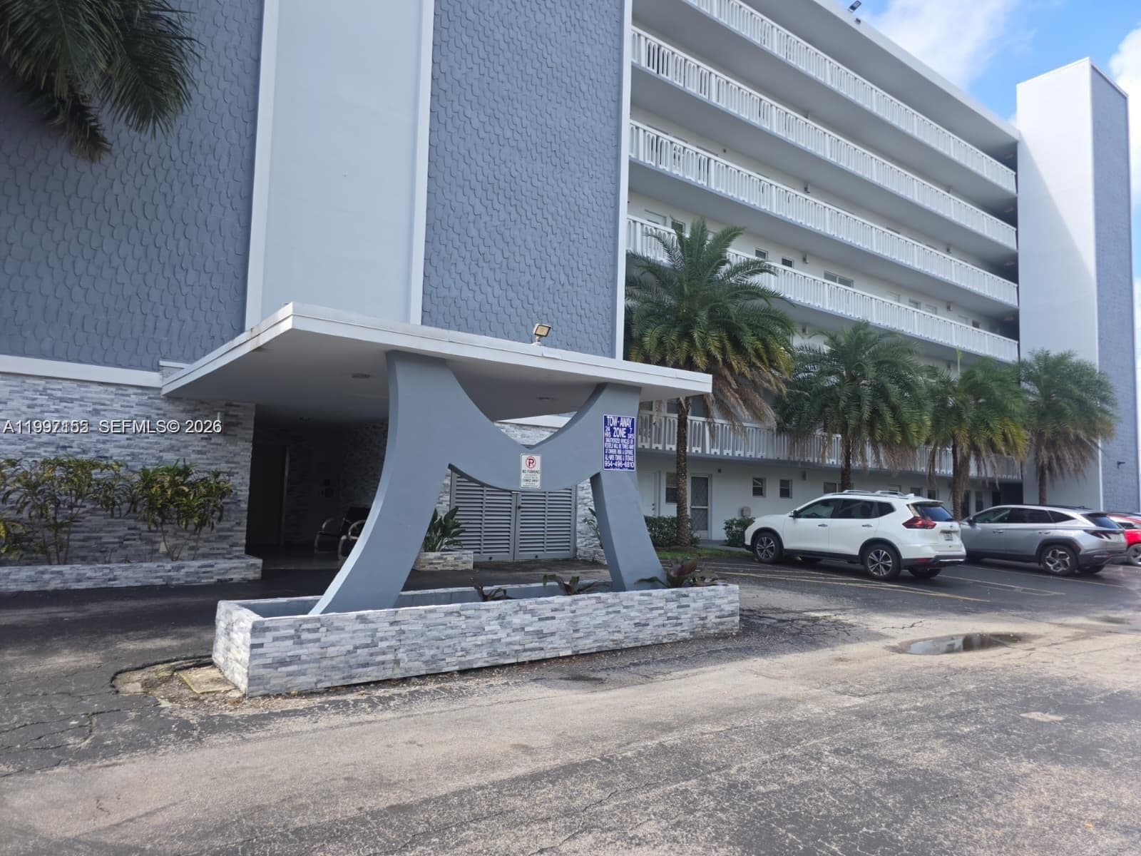 320 NE 12th Ave # 703, Hallandale Beach, FL 33009