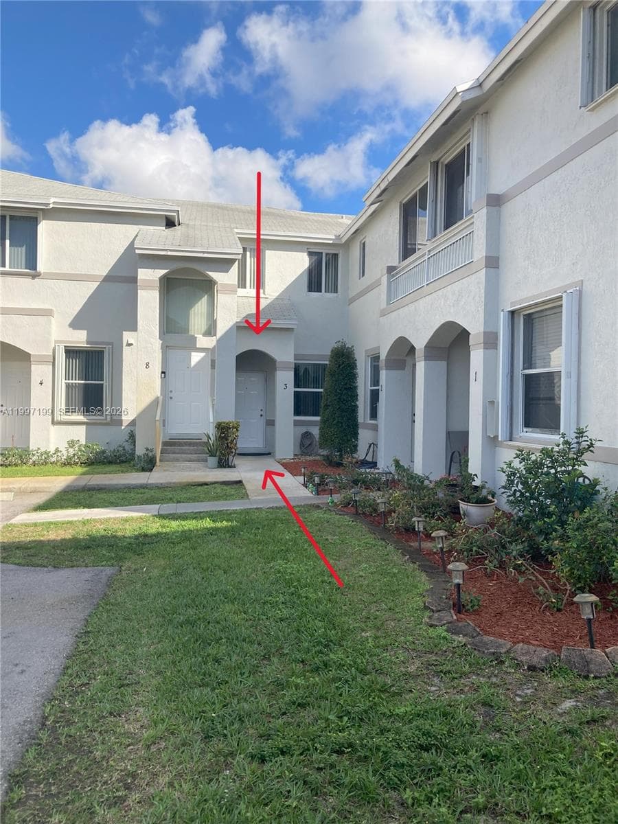 870 NE 212th Ter # 3, Miami, FL 33179