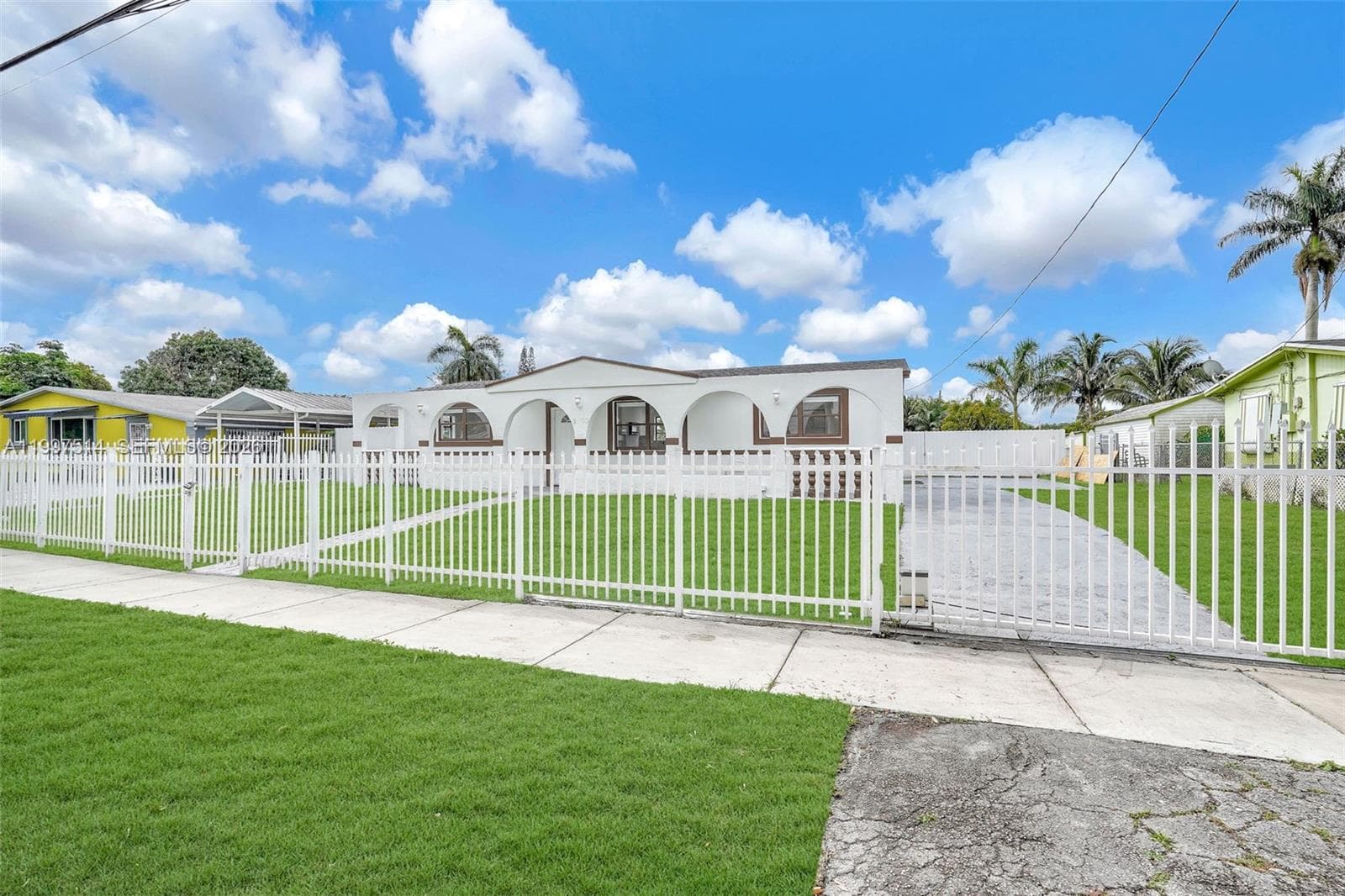 2460 NW 175th St, Miami Gardens, FL 33056 — zdjęcie 2